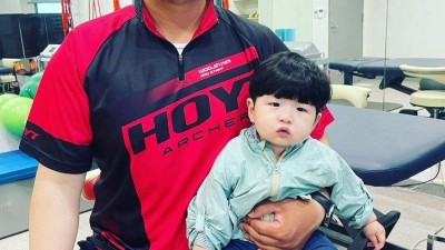 김우진 선수 아드님이랑 붕어빵인것좀 보고가요