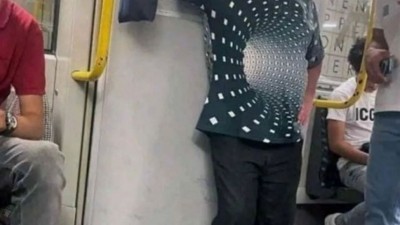 뱃살 감춰주는 티셔츠