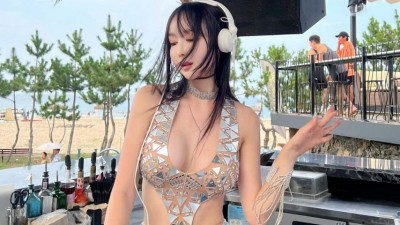DJ 루나킴 돋보이는 의상