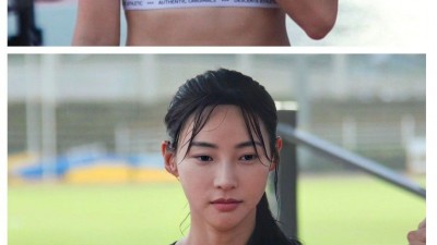섹시해보이는 육상 카리나 김민지