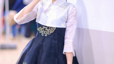 최홍라
