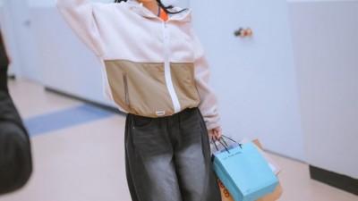 최홍라