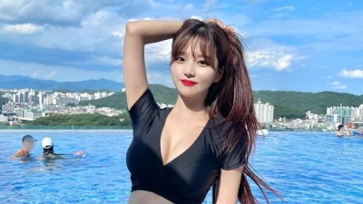 박민정 누드톤 끈 비키니 개미허리 완벽 몸매
