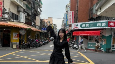 최홍라