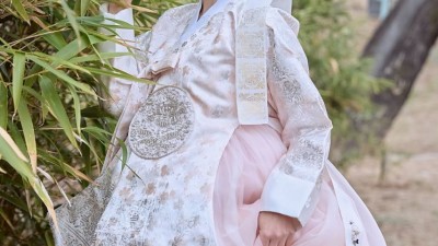 한복입은 박민정
