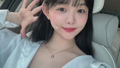 유튜버 왕보라 (겸 웹툰작가)