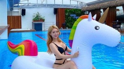 도유리 비키니
