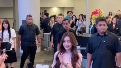싱가포르 에서 인기 많은 송지아.jpg