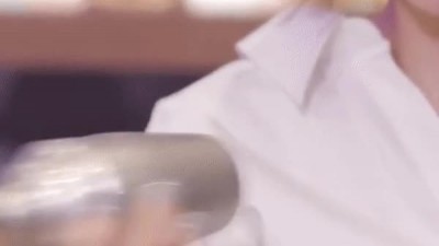 막 흔드는 초아.