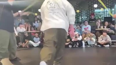 댄스 베틀 중