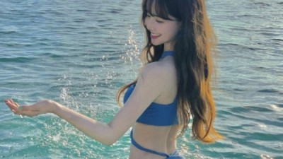 볼륨감드러나는수영복의뒷태도장난없는처자