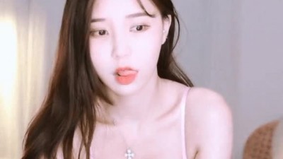 가슴골 보여주는 토끼 머리띠 화정