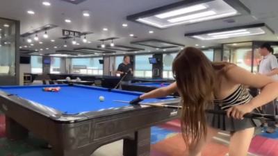 그릴래영 동네 당구장에서 포켓볼 치는 BJ 그릴래영 가슴골