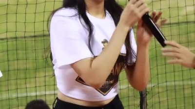 어제자 정규시즌 마지막 경기끝나고 소감 말하는 한화 야구단 치어리더 분들(이호은 김나연 우수한 최석화 박소영 하지원 이미래 김연정)