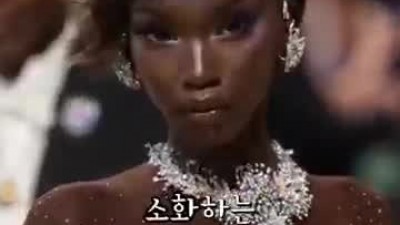 미친 소화력의 천생 모델 아녹 야이도 피하지 못한 인종 차별....mp4