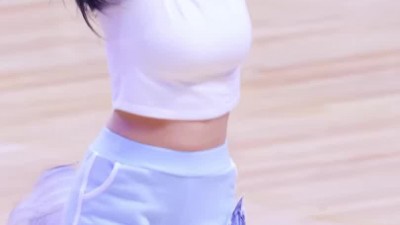 변하율 치어리더 봉긋 흰 크롭티 하늘색 돌핀팬츠