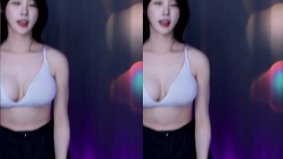 한갱 CK 흰 브라 가슴골