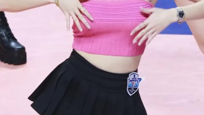 핑크 크롭 홀터넥 봉긋한 가슴 안지현 치어리더