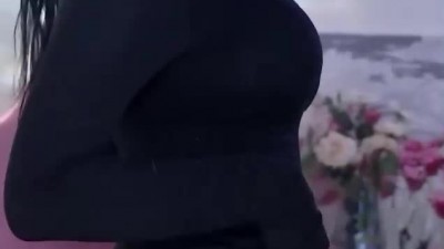 한갱] 시스루 블랙 티셔츠 걷어 올려서 보여주는 블랙 브라 개미허리