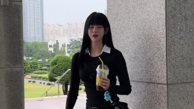 데이트 약속 기다리고 있는 고말숙 남친 1인칭 시점