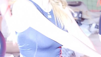 조예린 치어리더 묵직한 가슴 출렁임 민소매 크롭탑