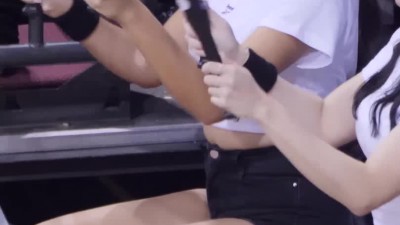 김이서 치어리더 묵직한 가슴 크롭 흰티