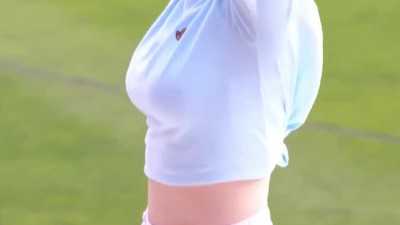 우신희 치어리더 하늘색 크롭티 묵직한 가슴 출렁임