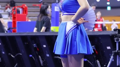 배구공에 제대로 맞은 이금주 치어리더