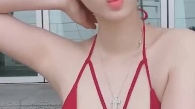 임지우 빨간 비키니