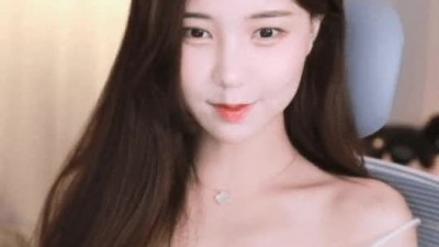 어깨끈 내려가는 화정