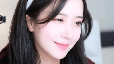 윙크하는 마이민 미모