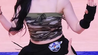조연주 치어리더 밀리터리룩 튜브탑