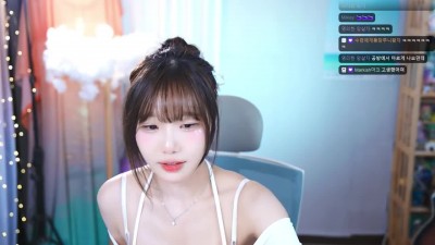 수련수련 : &quot;이렇게 하면 골반 커보임 님들 봐보셈&quot;