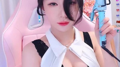 머리 손질하는 연나비 블랙 란제리 묵직한 가슴