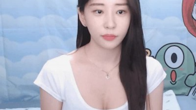 가슴 개인기 김아인
