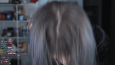 캠 앞에서 예의 바른 문월