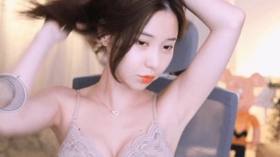목덜미 체크하는 화정이