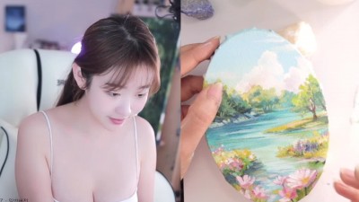 둘기얏 흰 끈나시 입고 그림 그리는 둘기얏 집중력 높이는 가슴골