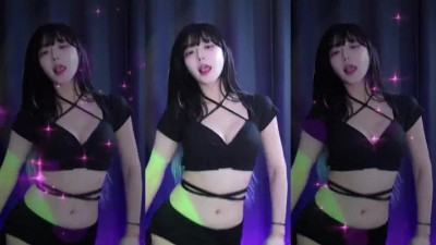 검은색 끈의상 박틸다가 추는 퀸카