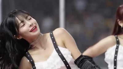 윙크하는 이다혜