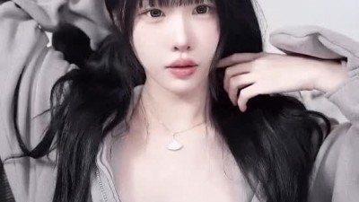 최근자 한갱 후드티 속 몸매