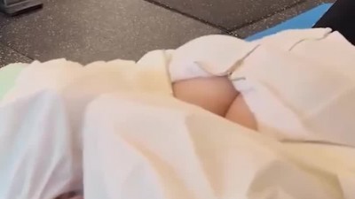 헬스장에 나타난 고라니율 흰티 숙인 가슴골