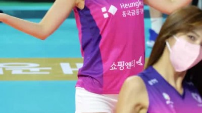 살짝 팅겨주는 김유나