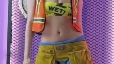 표은지 공사장 느낌 화보 촬영 노란 튜브탑