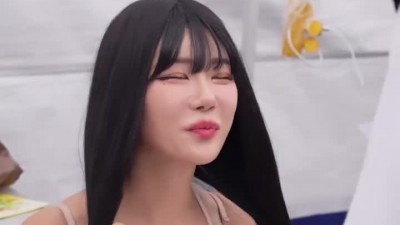 빛베리 바로 앞에서 보는 묵직 가슴골