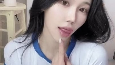 입술 핥는 키리