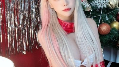 어마어마한미드노출한의상의아찔한퀸다미