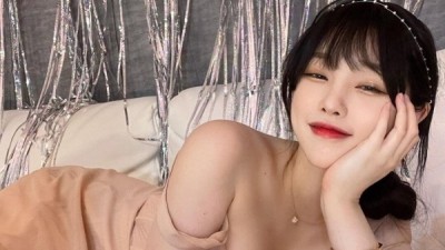 한갱이엎드려야릇한드레스의슴골대박