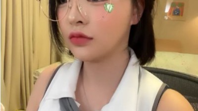 안경도잘어울리는단추푼섹시한슴골손밍