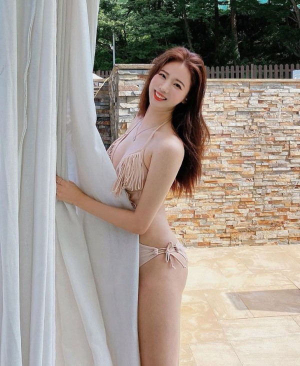 치어리더 김한나 모노키니